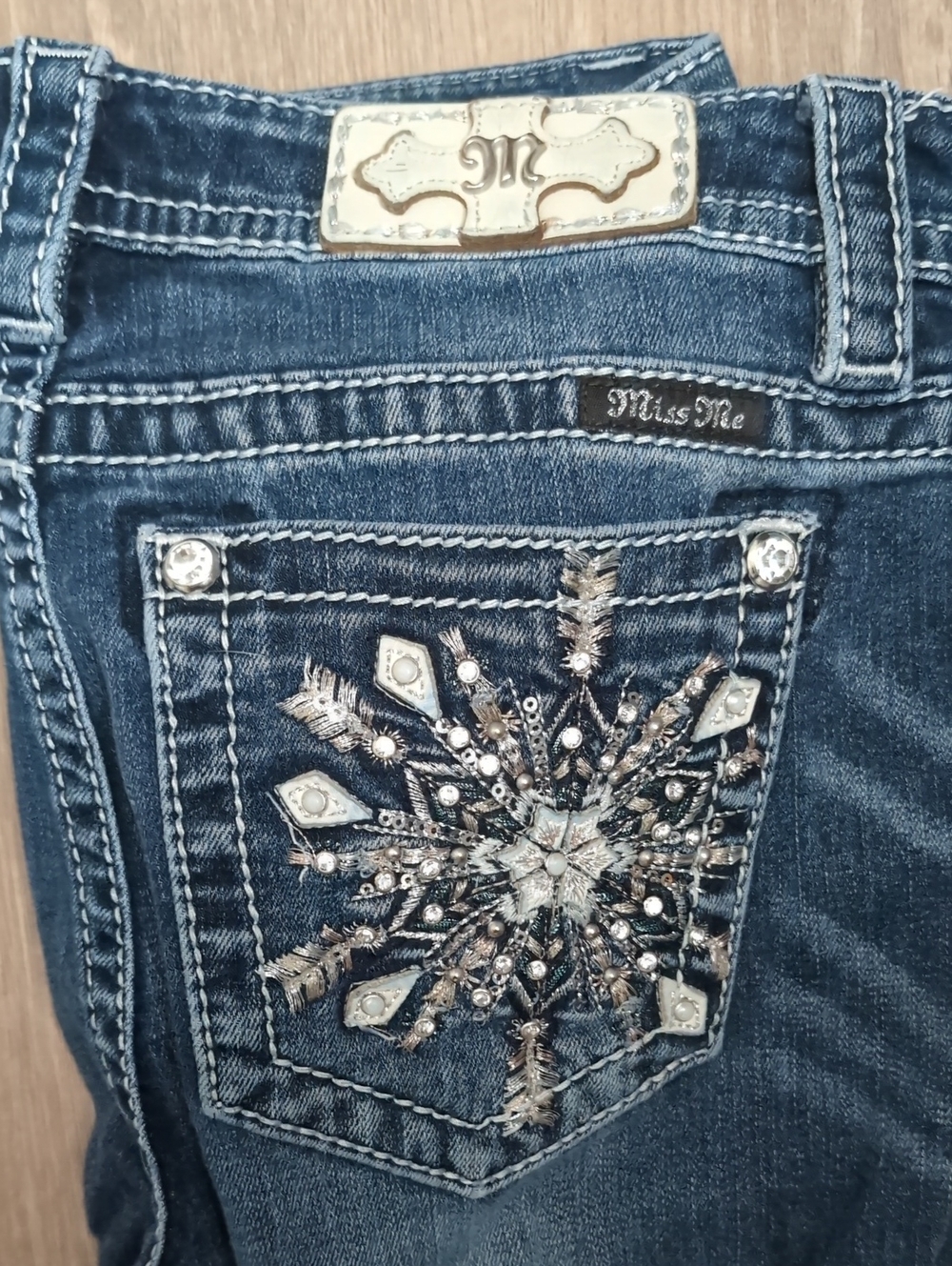 Miss Me Jeans Snowflake - Picture 8 of 11